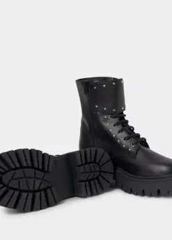 Bota Acordonada Tachas